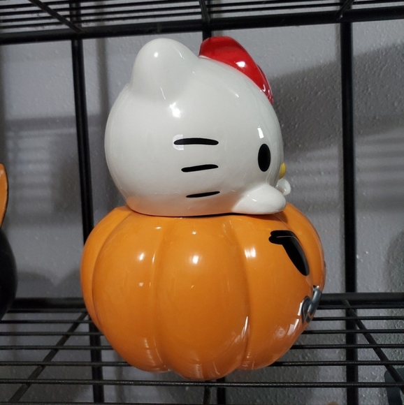 Blue sky Hello Kitty Large Halloween Pumpkin Cannister Cookie jar - Picture 6 of 11